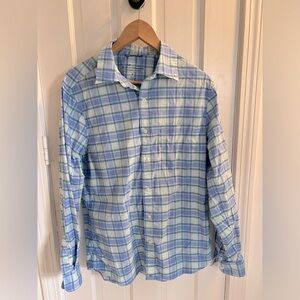 Vineyard Vines performance dress shirt size M Medium